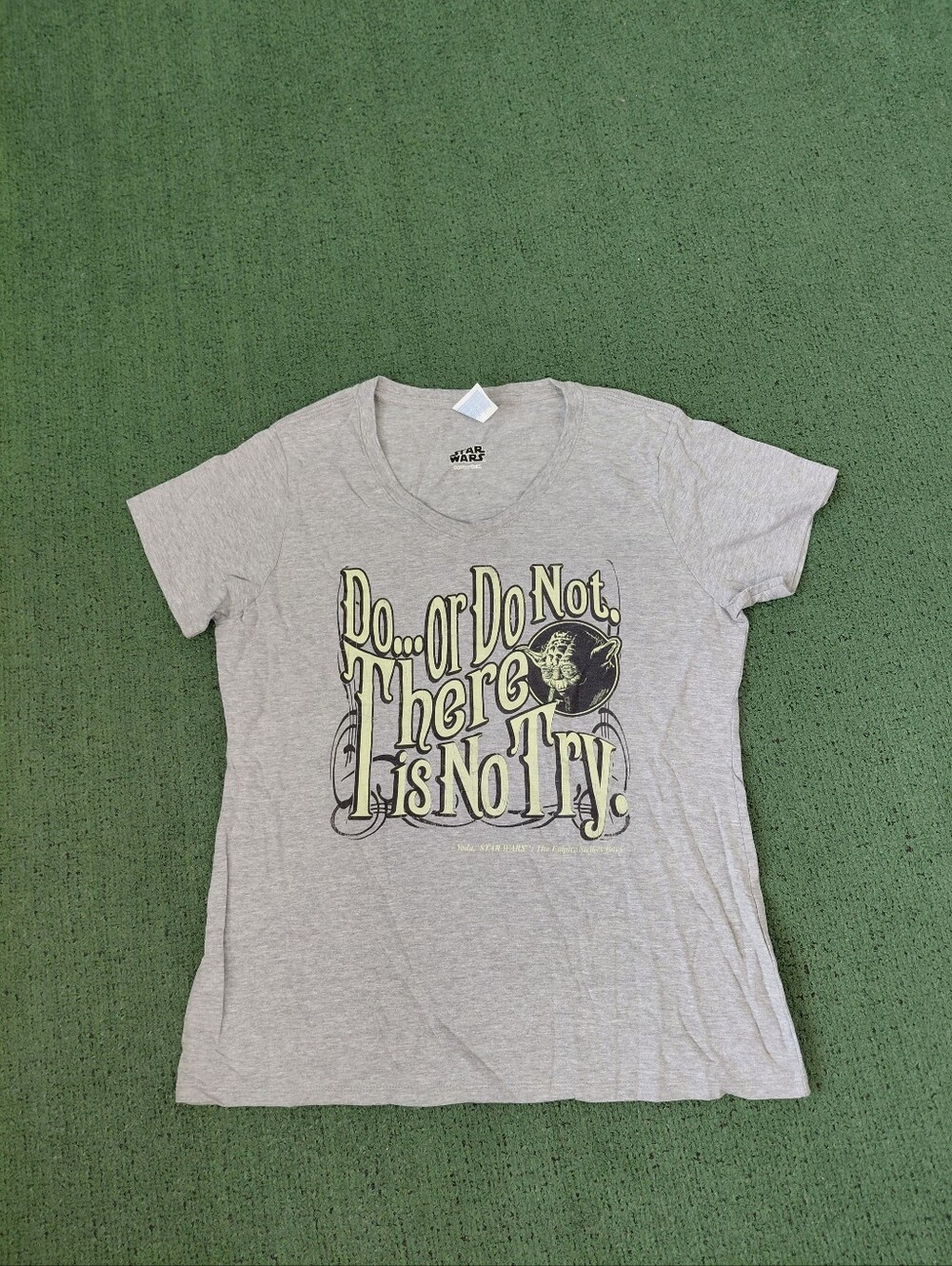 Womens Star Wars Yoda The Empire Strikes Back Quote Movie Gray T Shirt Sz Large